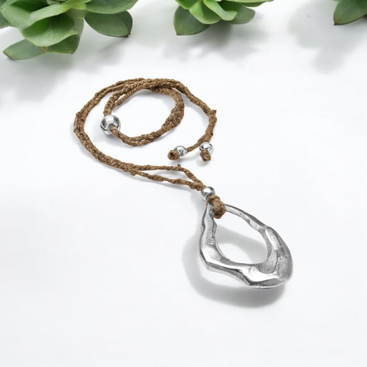 Irregular Pendant Necklace