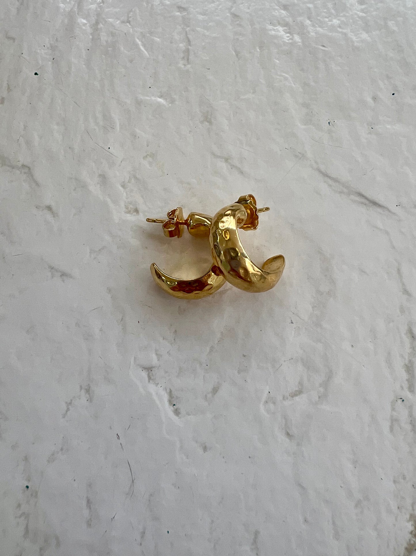 Small Hammered Mate Gold Hoop Earrings